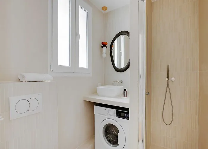 Magnificent -2p- Near The Eiffel Tower * Paris